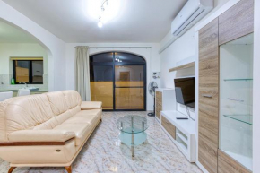 Large 3BR Apt with private balcony, St'Pauls Bay by 360 Estates